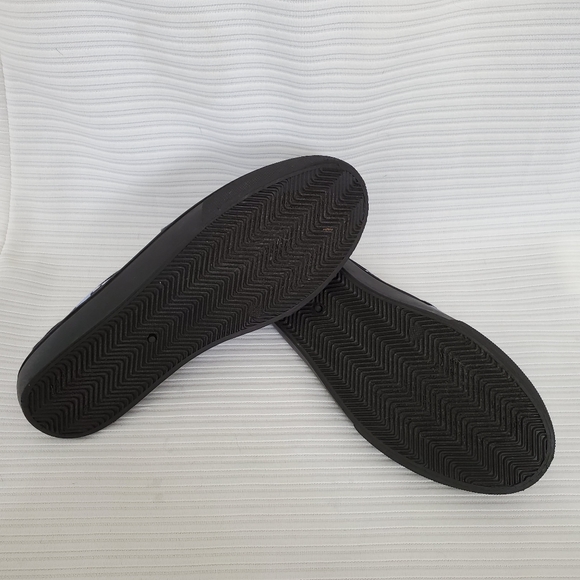 Disney Peter Pan Slip-On Sneakers - Picture 5 of 7